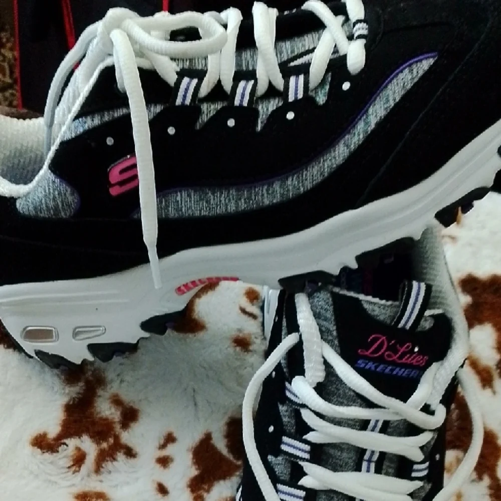 Skechers D'Lites Black and White Sneakers - Picture 2 of 4